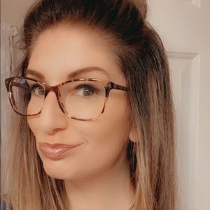 Meet your Posher, Courtney